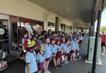 Carolers spread Christmas cheer