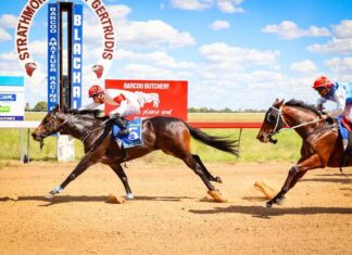 Blackall hosts first meeting of Central West racing season